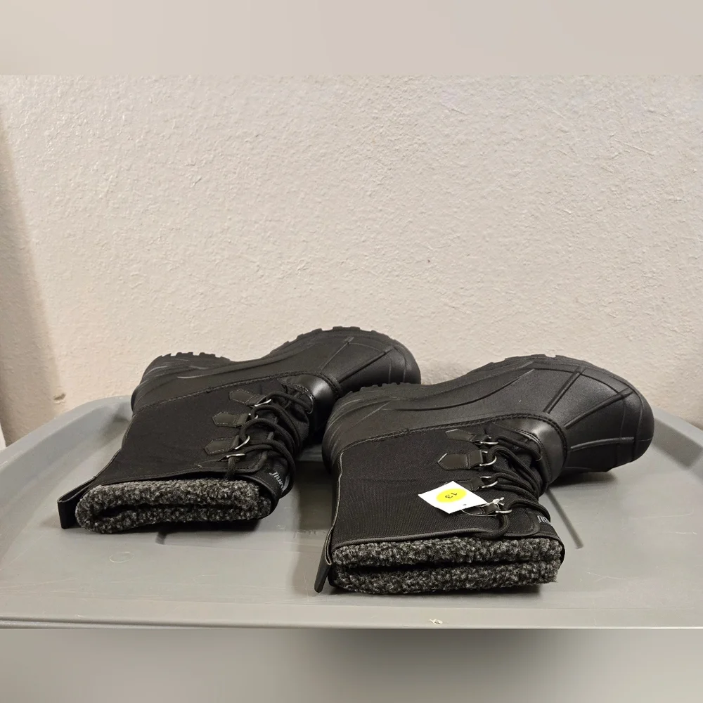 Brand New Men's KHOMBU Boots